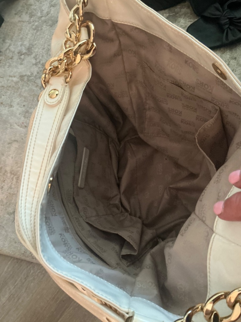 Handbag - Picture 2 of 6